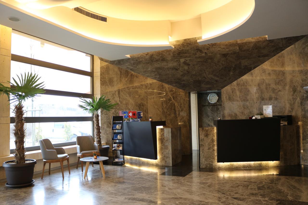 Hotel International Prishtina & Spa Priština Exteriér fotografie